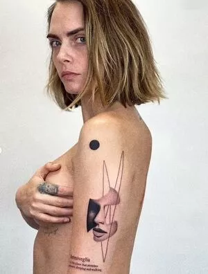 Cara Delevingne / CaraDelevingneOfficialPage / caradelevingne nude photo #1929