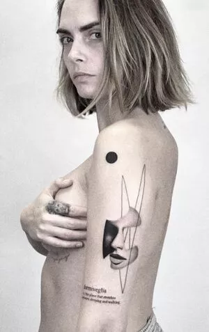 Cara Delevingne / CaraDelevingneOfficialPage / caradelevingne nude photo #1931