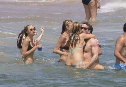 Cara Delevingne / CaraDelevingneOfficialPage / caradelevingne nude photo #1939