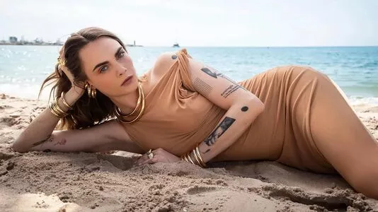 Cara Delevingne / CaraDelevingneOfficialPage / caradelevingne nude photo #1947