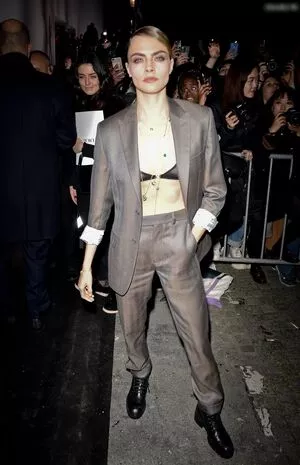 Cara Delevingne / CaraDelevingneOfficialPage / caradelevingne nude photo #1974
