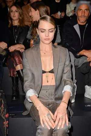 Cara Delevingne / CaraDelevingneOfficialPage / caradelevingne nude photo #1975