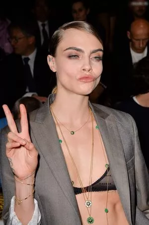 Cara Delevingne / CaraDelevingneOfficialPage / caradelevingne nude photo #1976