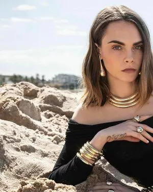 Cara Delevingne / CaraDelevingneOfficialPage / caradelevingne nude photo #1988