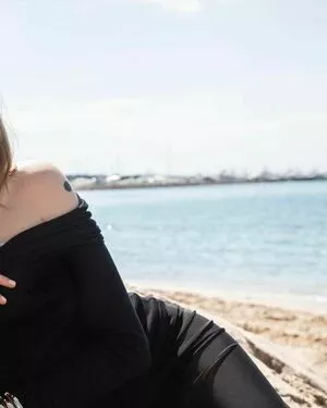 Cara Delevingne / CaraDelevingneOfficialPage / caradelevingne nude photo #1989