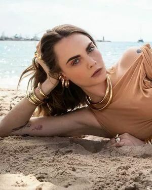 Cara Delevingne / CaraDelevingneOfficialPage / caradelevingne nude photo #1990