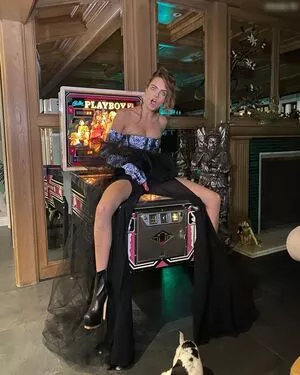 Cara Delevingne / CaraDelevingneOfficialPage / caradelevingne nude photo #1992