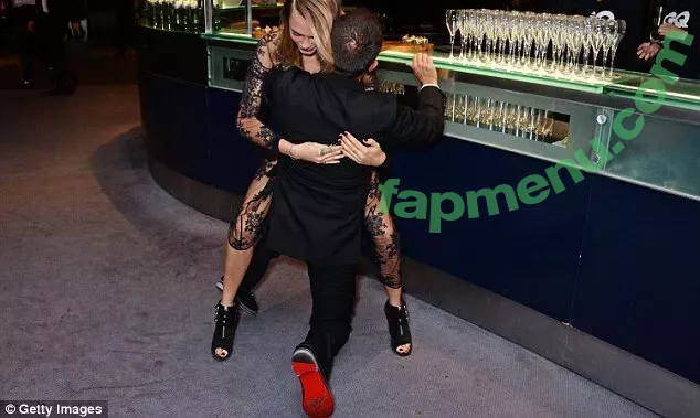 Cara Delevingne nude photo #1400 (CaraDelevingneOfficialPage / caradelevingne)