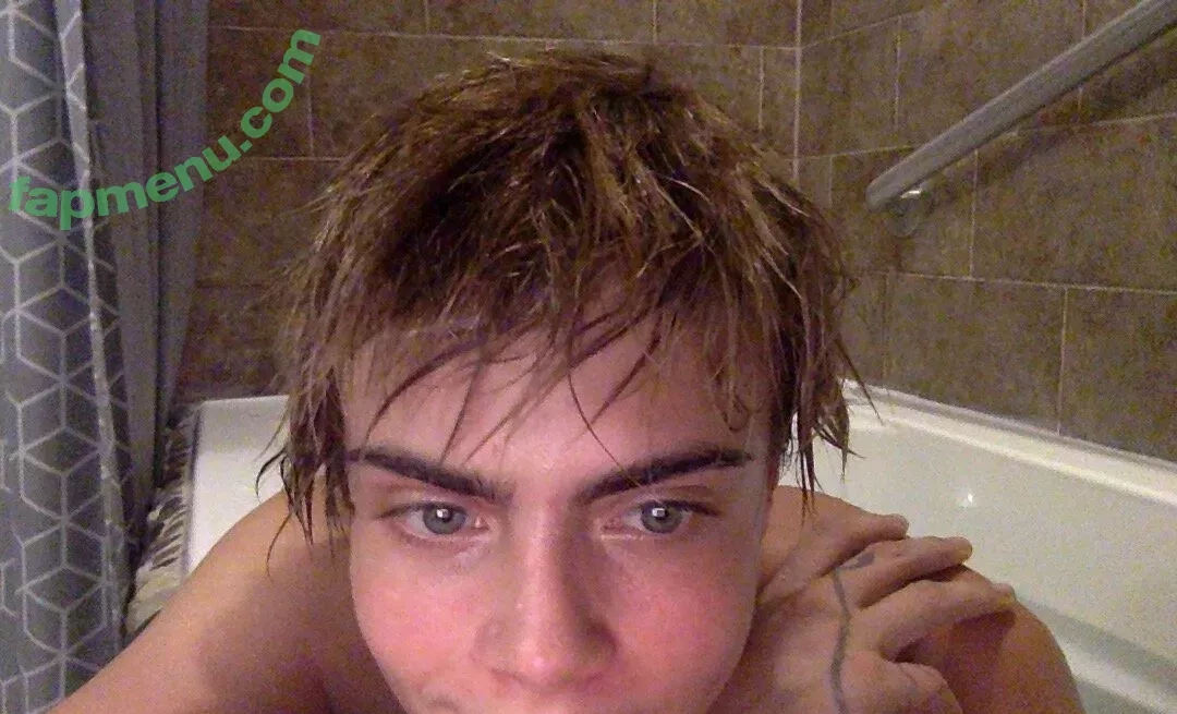Cara Delevingne nude photo #1449 (CaraDelevingneOfficialPage / caradelevingne)