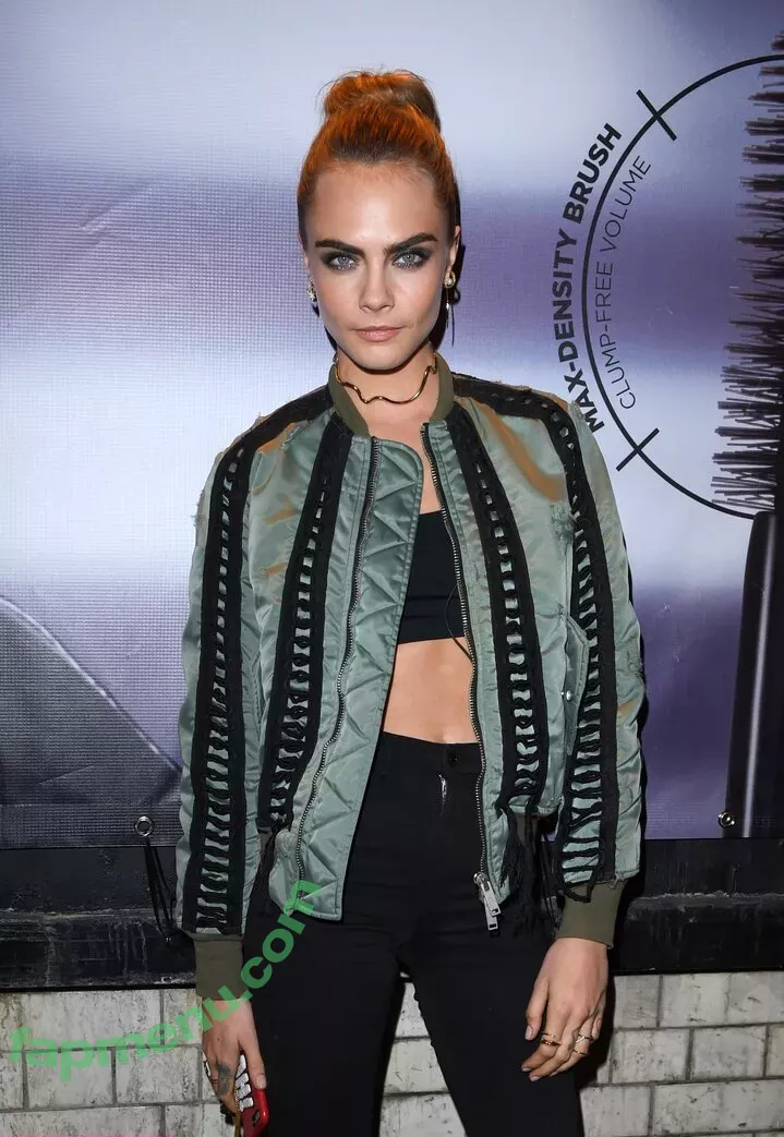 Cara Delevingne nude photo #1469 (CaraDelevingneOfficialPage / caradelevingne)