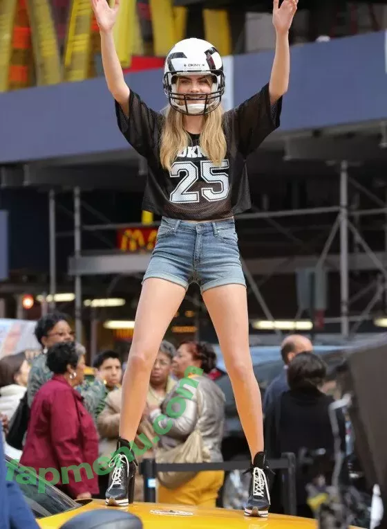 Cara Delevingne nude photo #1477 (CaraDelevingneOfficialPage / caradelevingne)