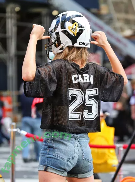 Cara Delevingne nude photo #1480 (CaraDelevingneOfficialPage / caradelevingne)