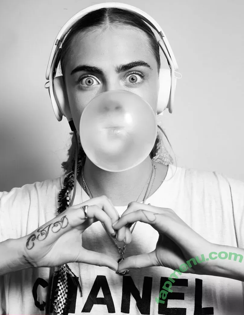 Cara Delevingne nude photo #1496 (CaraDelevingneOfficialPage / caradelevingne)