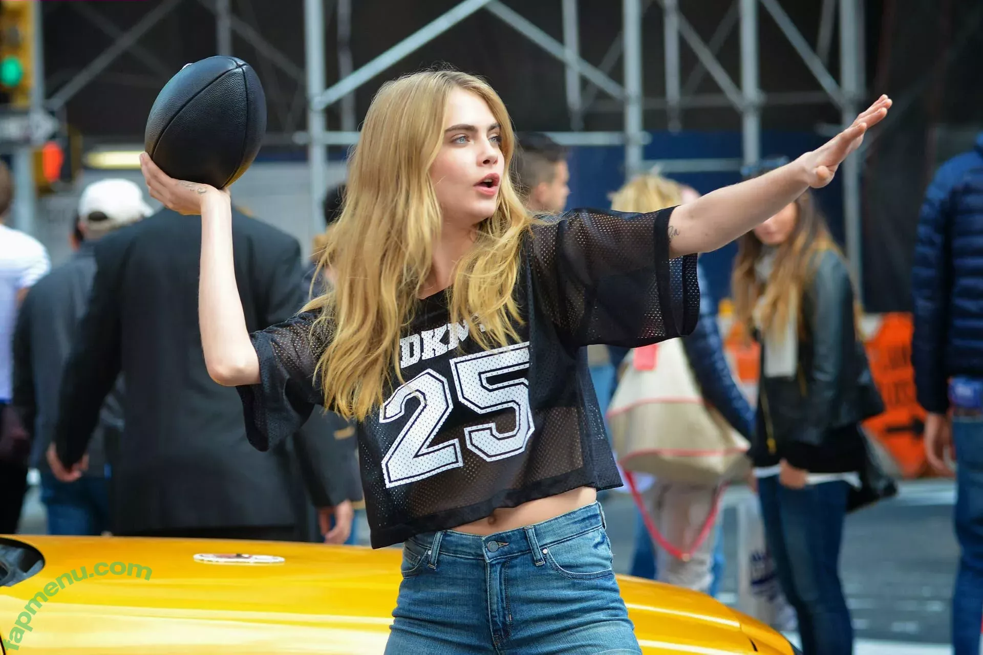 Cara Delevingne nude photo #1504 (CaraDelevingneOfficialPage / caradelevingne)