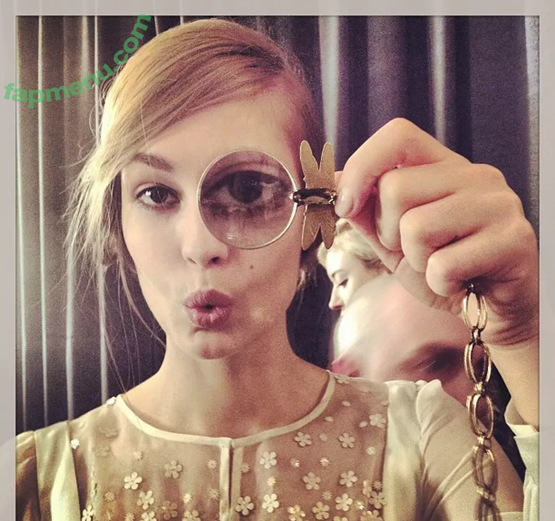 Cara Delevingne nude photo #1581 (CaraDelevingneOfficialPage / caradelevingne)