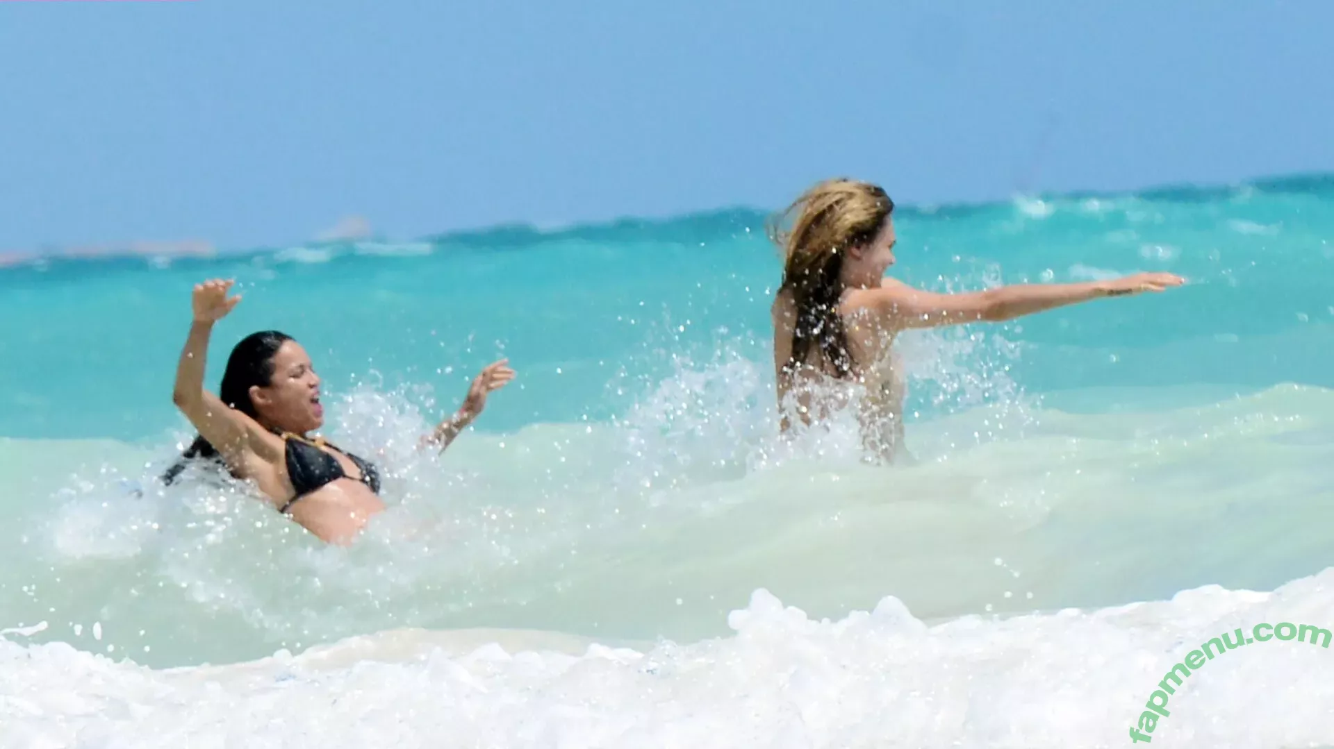 Cara Delevingne nude photo #1602 (CaraDelevingneOfficialPage / caradelevingne)