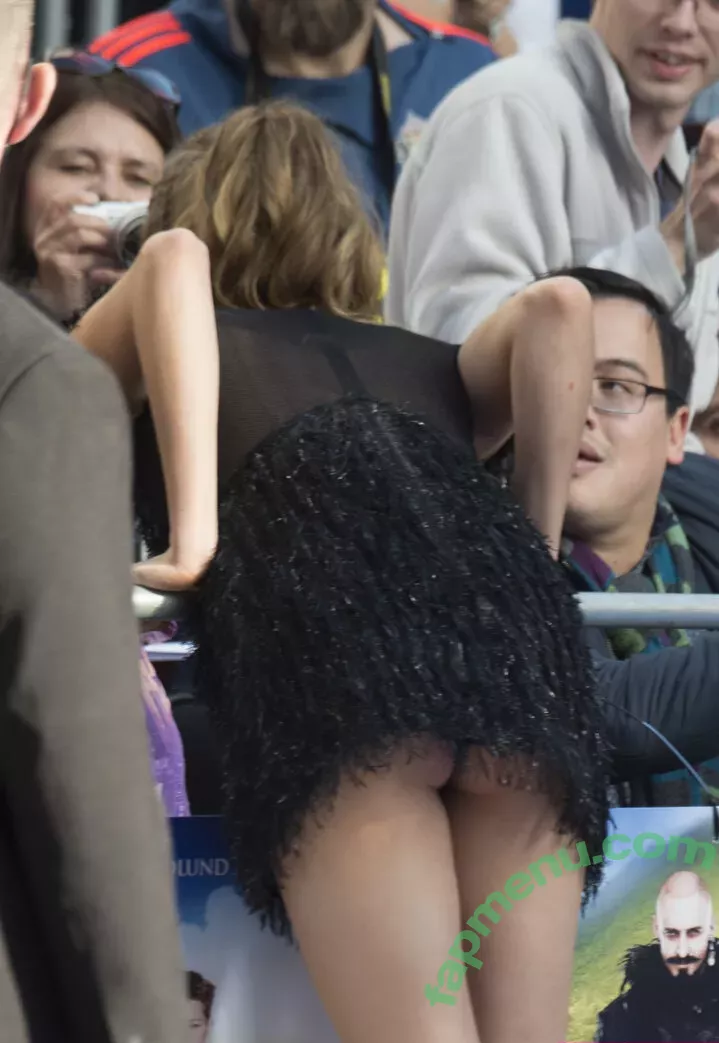 Cara Delevingne nude photo #1627 (CaraDelevingneOfficialPage / caradelevingne)