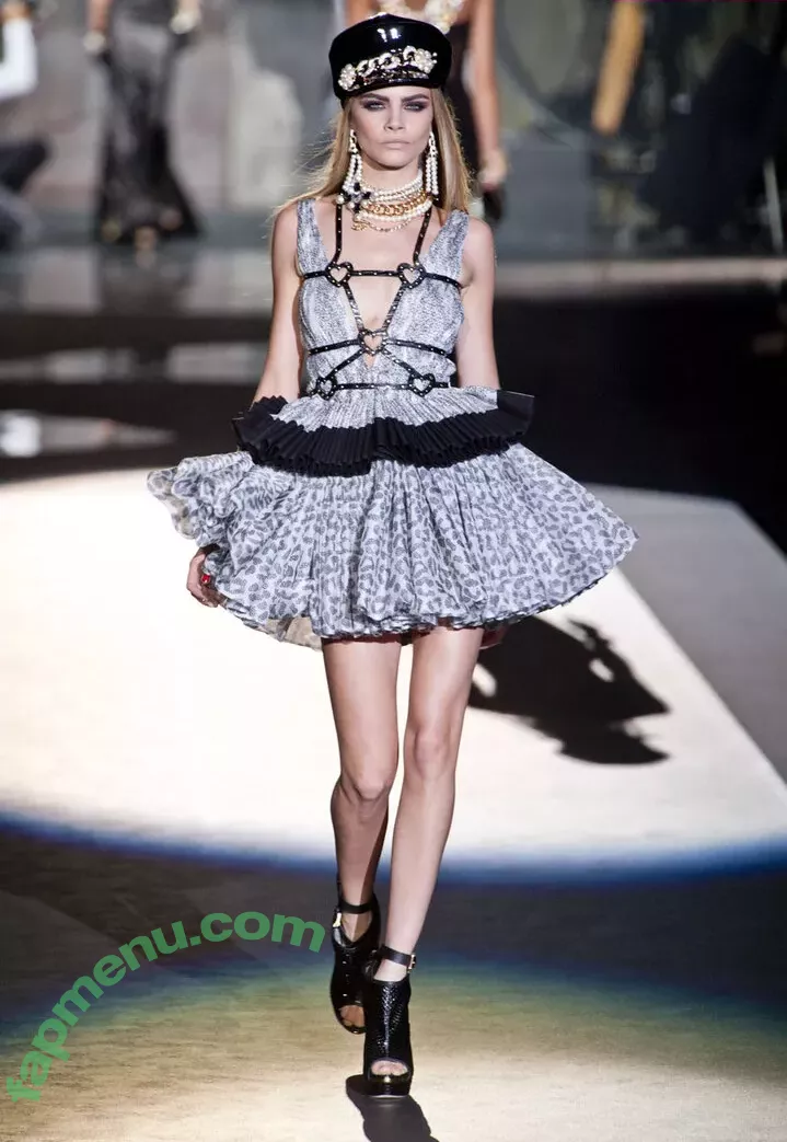 Cara Delevingne nude photo #1757 (CaraDelevingneOfficialPage / caradelevingne)