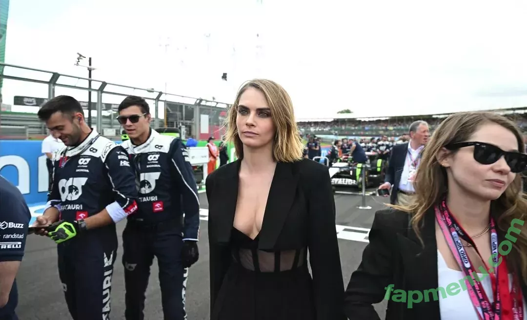 Cara Delevingne nude photo #1841 (CaraDelevingneOfficialPage / caradelevingne)