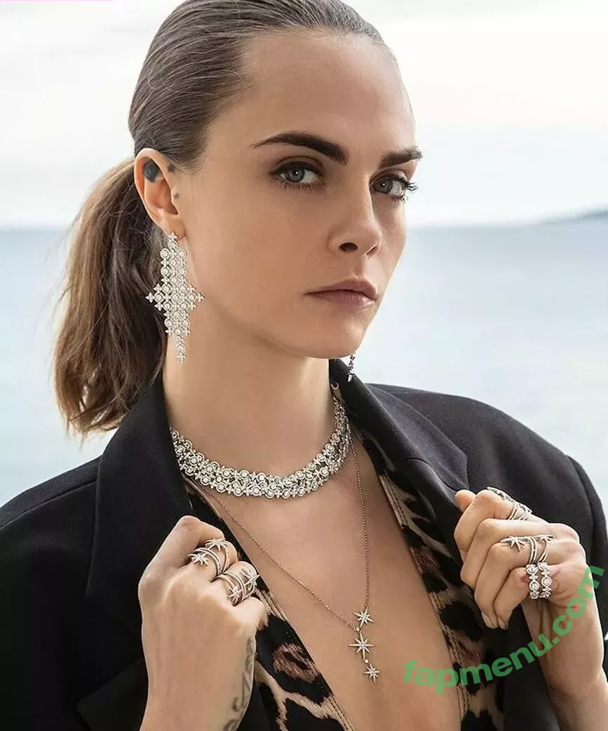 Cara Delevingne nude photo #1983 (CaraDelevingneOfficialPage / caradelevingne)