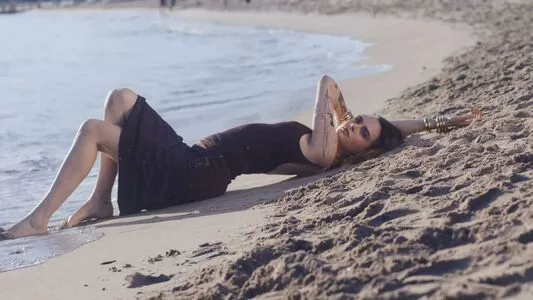 Cara Delevingne / CaraDelevingneOfficialPage / caradelevingne nude photo #2024