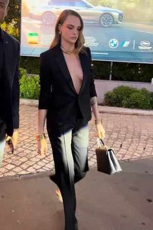 Cara Delevingne / CaraDelevingneOfficialPage / caradelevingne nude photo #2038