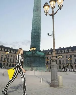 Cara Delevingne / CaraDelevingneOfficialPage / caradelevingne nude photo #2057