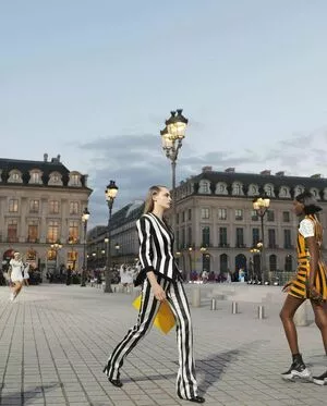 Cara Delevingne / CaraDelevingneOfficialPage / caradelevingne nude photo #2058