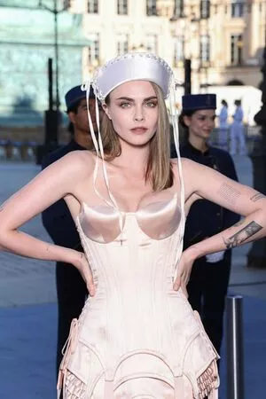 Cara Delevingne / CaraDelevingneOfficialPage / caradelevingne nude photo #2071