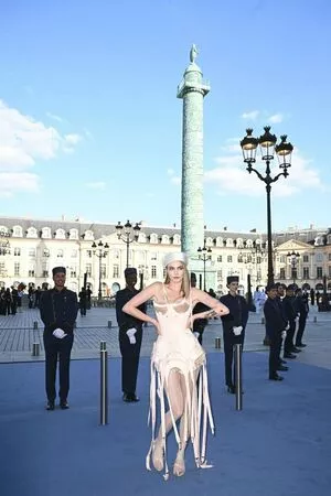 Cara Delevingne / CaraDelevingneOfficialPage / caradelevingne nude photo #2075