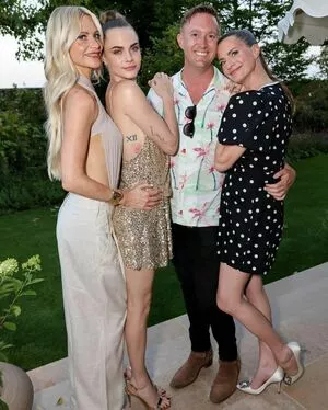 Cara Delevingne / CaraDelevingneOfficialPage / caradelevingne nude photo #2092