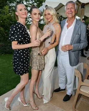 Cara Delevingne / CaraDelevingneOfficialPage / caradelevingne nude photo #2093