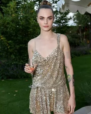 Cara Delevingne / CaraDelevingneOfficialPage / caradelevingne nude photo #2094