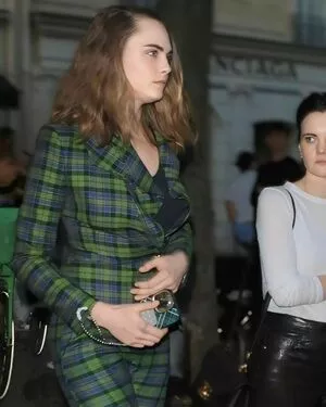 Cara Delevingne / CaraDelevingneOfficialPage / caradelevingne nude photo #2106