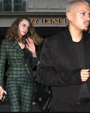 Cara Delevingne / CaraDelevingneOfficialPage / caradelevingne nude photo #2108