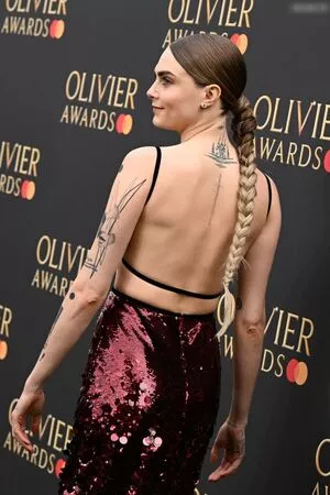 Cara Delevingne / CaraDelevingneOfficialPage / caradelevingne nude photo #2116