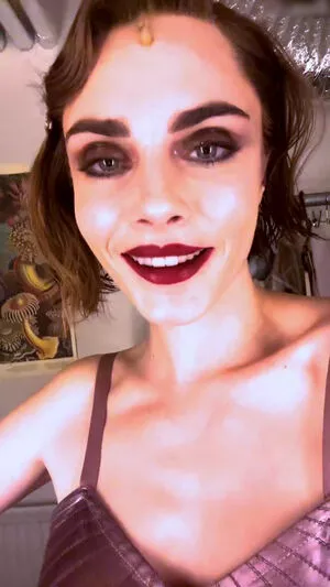 Cara Delevingne / CaraDelevingneOfficialPage / caradelevingne nude photo #2144