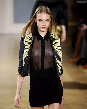 Cara Delevingne / CaraDelevingneOfficialPage / caradelevingne nude photo #2148