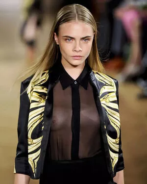 Cara Delevingne / CaraDelevingneOfficialPage / caradelevingne nude photo #2150