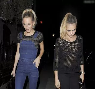 Cara Delevingne / CaraDelevingneOfficialPage / caradelevingne nude photo #2152