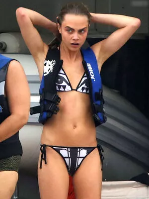 Cara Delevingne / CaraDelevingneOfficialPage / caradelevingne nude photo #2165