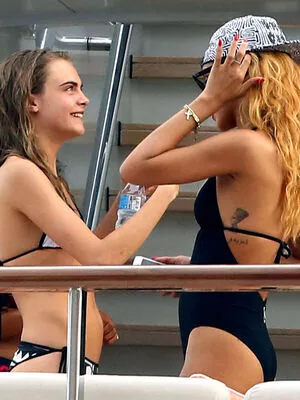 Cara Delevingne / CaraDelevingneOfficialPage / caradelevingne nude photo #2166