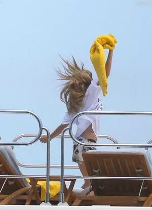 Cara Delevingne / CaraDelevingneOfficialPage / caradelevingne nude photo #2177