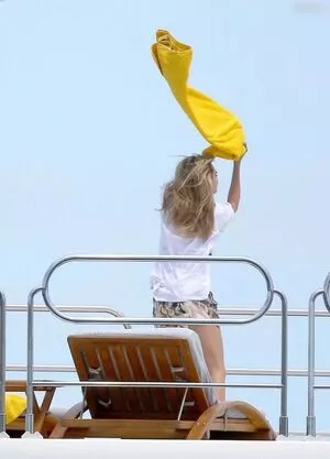 Cara Delevingne / CaraDelevingneOfficialPage / caradelevingne nude photo #2179