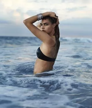 Cara Delevingne / CaraDelevingneOfficialPage / caradelevingne nude photo #2184