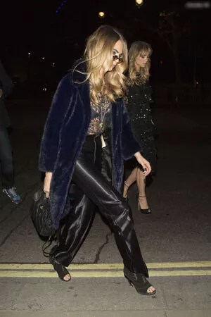 Cara Delevingne / CaraDelevingneOfficialPage / caradelevingne nude photo #2196