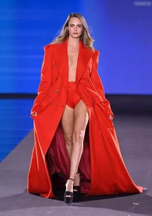 Cara Delevingne / CaraDelevingneOfficialPage / Caradelevingne nude photo #2323