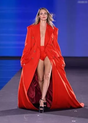 Cara Delevingne / CaraDelevingneOfficialPage / Caradelevingne nude photo #2325