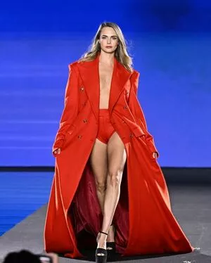 Cara Delevingne / CaraDelevingneOfficialPage / Caradelevingne nude photo #2328