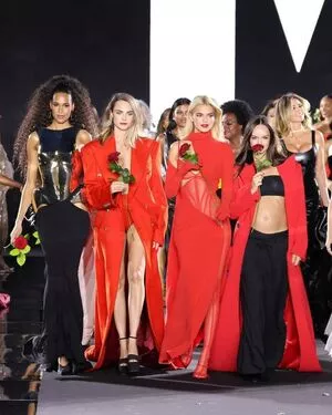 Cara Delevingne / CaraDelevingneOfficialPage / Caradelevingne nude photo #2330